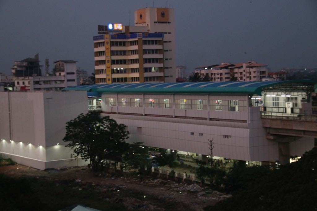 Maharaja’s College  Metro Station